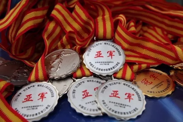 一夜五笔大动作：巴萨拿下坎塞洛，切尔西锁定佩德罗