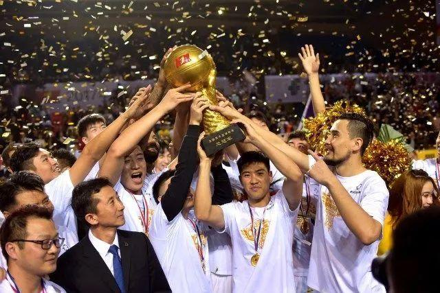 库明加与森林狼签两年1300万 合同掌控未来